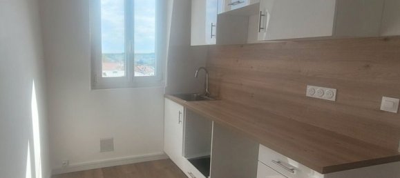 1 bedroom Apartment in Fontenay-sous-Bois, France No. 289486 4