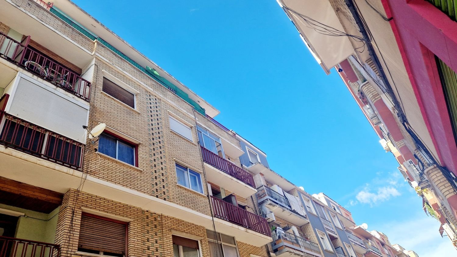 3 bedrooms Penthouse in Zaragoza, Spain No. 229885