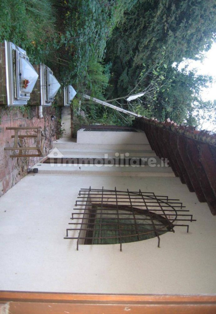 4 bedrooms Apartment in Vergiate, Italy No. 283512