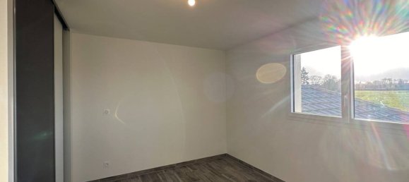 Casa de 4 dormitorios en Montgivray, France No. 89394 13