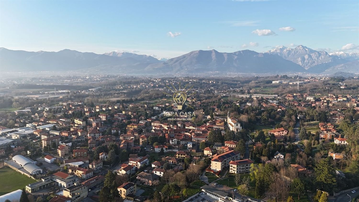 Terreno en Cassago Brianza, Italy 2680 m² No. 336454