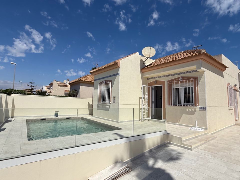 Villa T2 em Torrevieja, Spain N.º 176478
