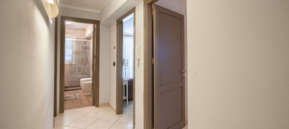 2 bedrooms Apartment in Palermo, Italy No. 68087 9