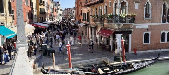 2 rooms Commercial property in Venice, Italy No. 61836 9