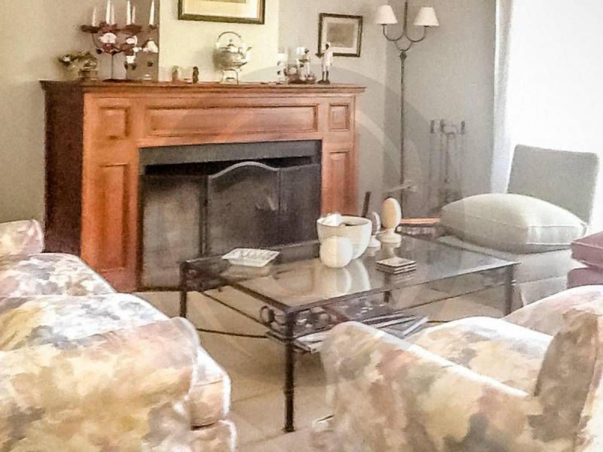 Casa de 3 dormitorios en Pilar, Argentina No. 101805