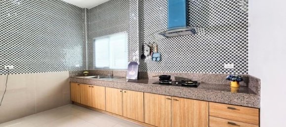 Casa de 3 dormitorios en Pattaya, Thailand No. 73120 4