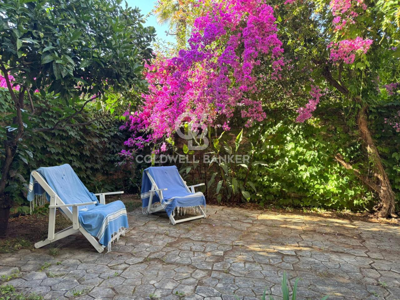 Квартира с 4 комнатами в Шикли, Италия № 36768