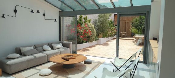 4 bedrooms House in Rochefort, France No. 342341 2