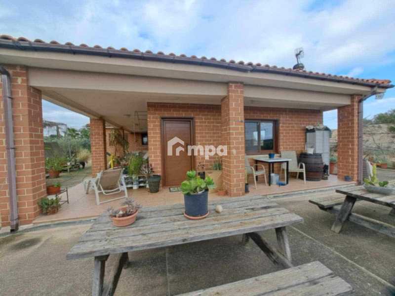 3 bedrooms Commercial property in Agioi Trimithias, Cyprus No. 19794