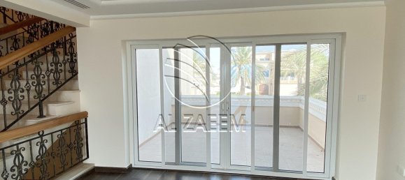 5 bedrooms Villa in Marina Village, UAE No. 29391 4