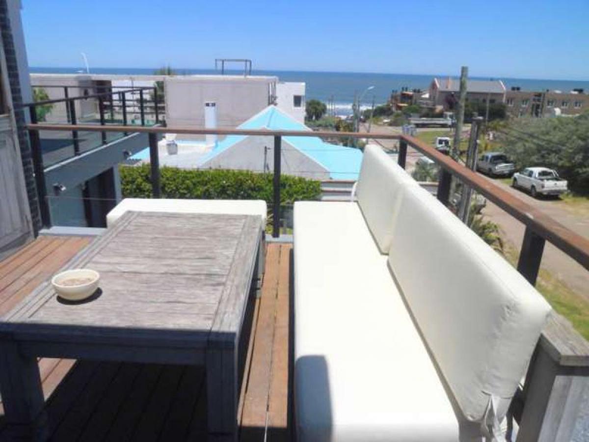 3 bedrooms Apartment in Maldonado, Uruguay No. 4213