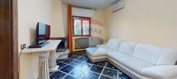 2 bedrooms House in Viareggio, Italy No. 46416 2