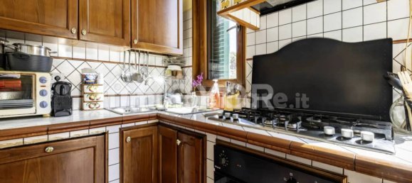 4 bedrooms Apartment in Rome, Italy No. 9729 6