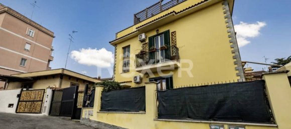 4 bedrooms Apartment in Rome, Italy No. 9729 30