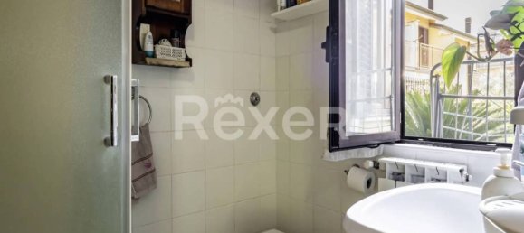 4 bedrooms Apartment in Rome, Italy No. 9729 15