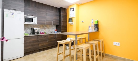 200m² Commercial property in Zaragoza, Spain No. 67598 8