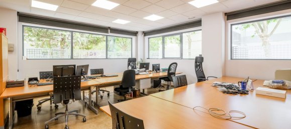 200m² Commercial property in Zaragoza, Spain No. 67598 4