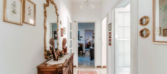 4 bedrooms House in Como, Italy No. 63937 3