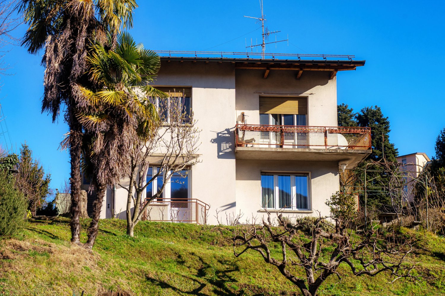 4 bedrooms House in Como, Italy No. 63937