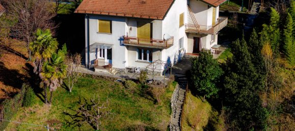 4 bedrooms House in Como, Italy No. 63937 2