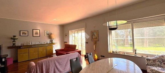 4 bedrooms Villa in Bari, Italy No. 128770 3