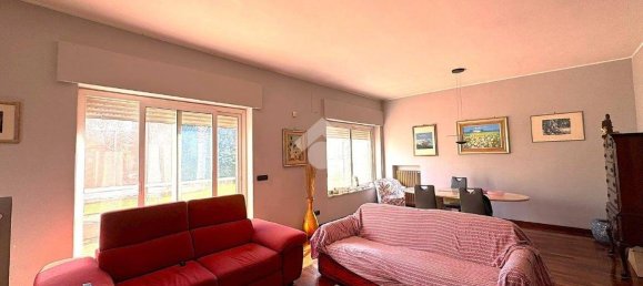 4 bedrooms Villa in Bari, Italy No. 128770 2