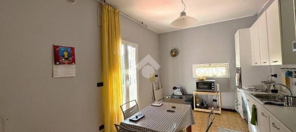 4 bedrooms Villa in Bari, Italy No. 128770 6