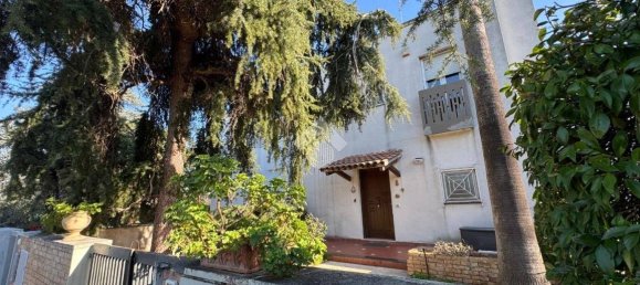 4 bedrooms Villa in Bari, Italy No. 128770 30