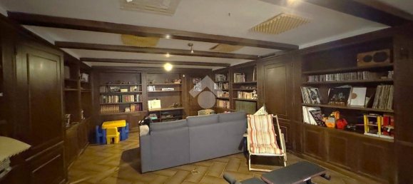 4 bedrooms Villa in Bari, Italy No. 128770 17