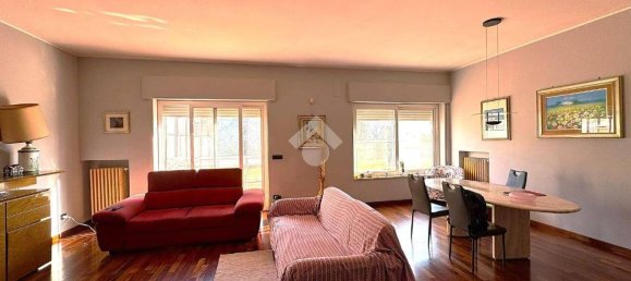 4 bedrooms Villa in Bari, Italy No. 128770 4