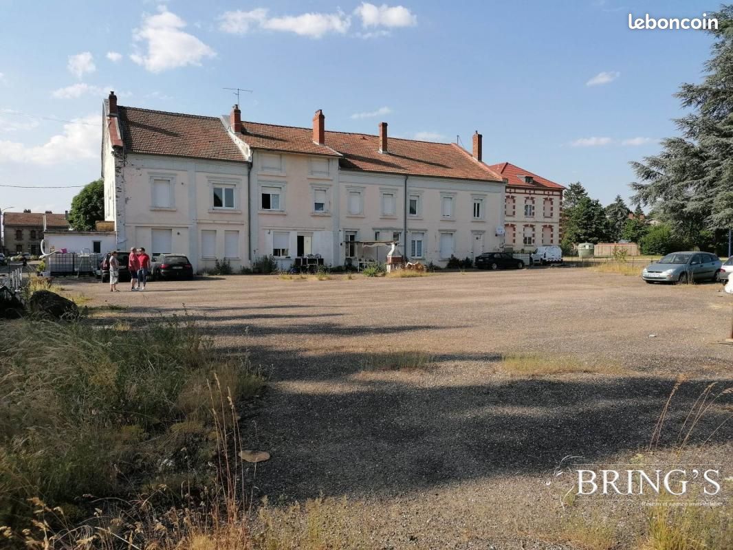 Bâtiment à Bouligny, France 646m² No. 90494