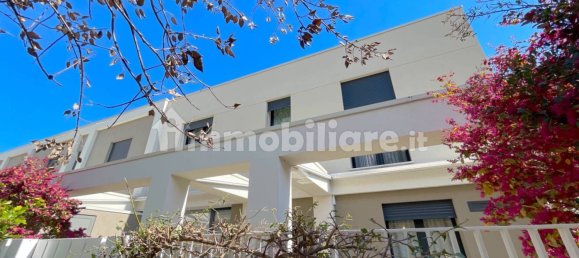 2 bedrooms House in San Benedetto del Tronto, Italy No. 61204 2