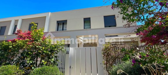 2 bedrooms House in San Benedetto del Tronto, Italy No. 61204 16