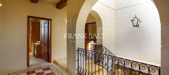 5 bedrooms House in Xaghra, Malta No. 526 13