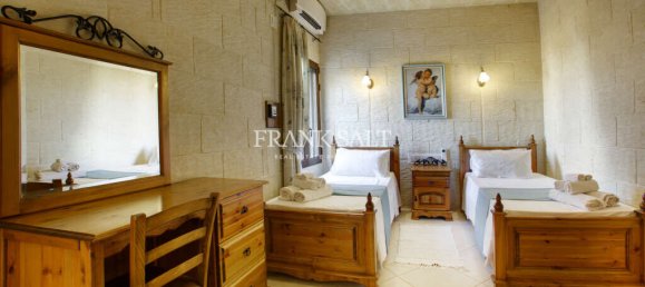 5 bedrooms House in Xaghra, Malta No. 526 12