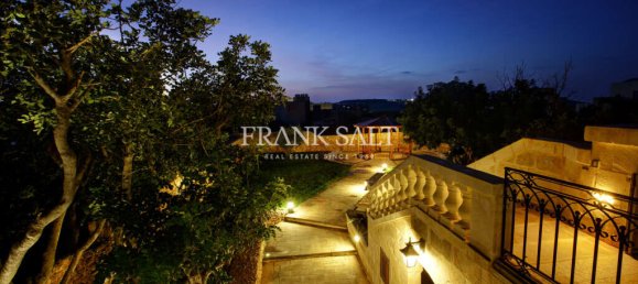 5 bedrooms House in Xaghra, Malta No. 526 2