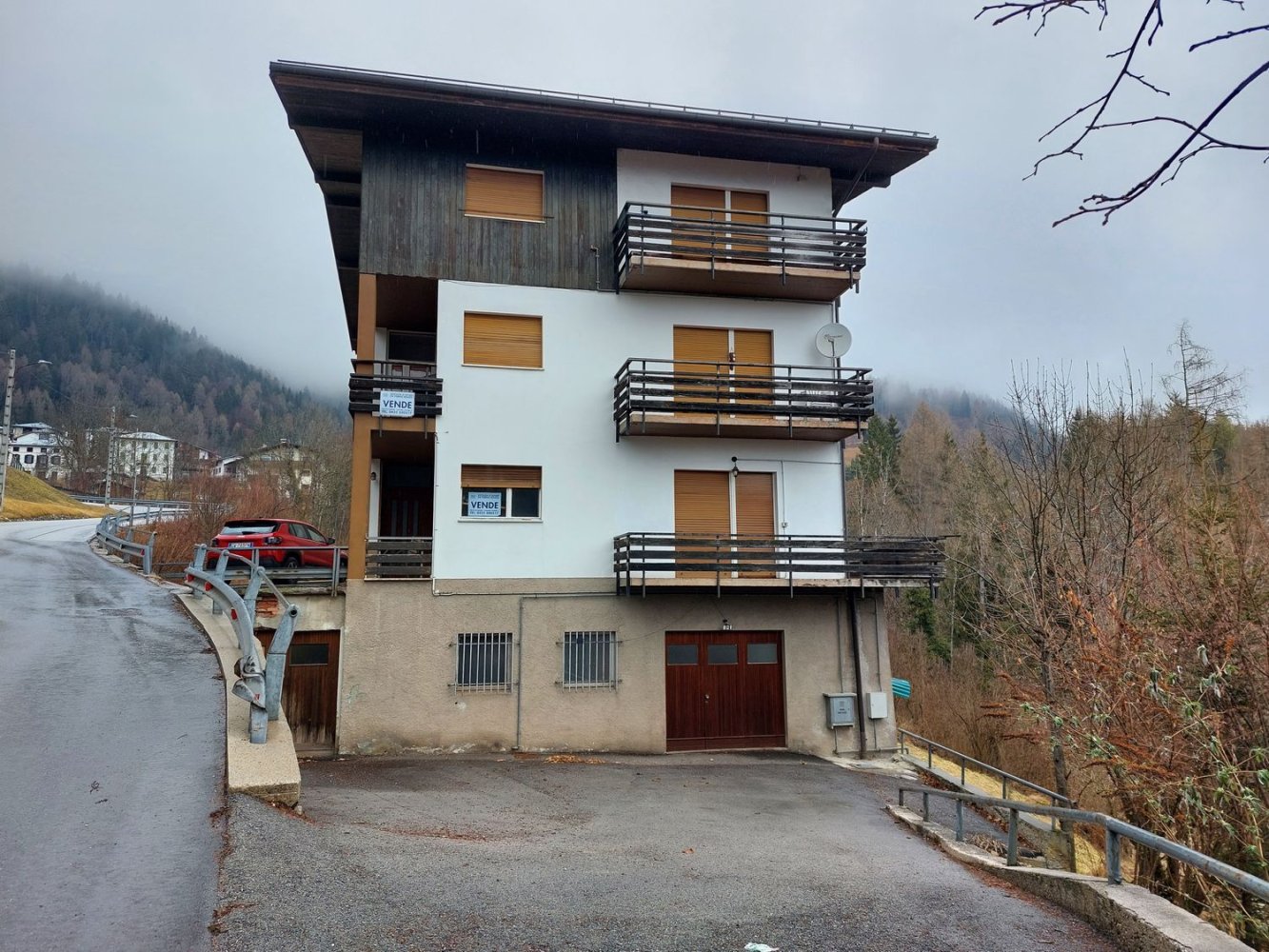 5 rooms Apartment in Pieve di Cadore, Italy No. 128005