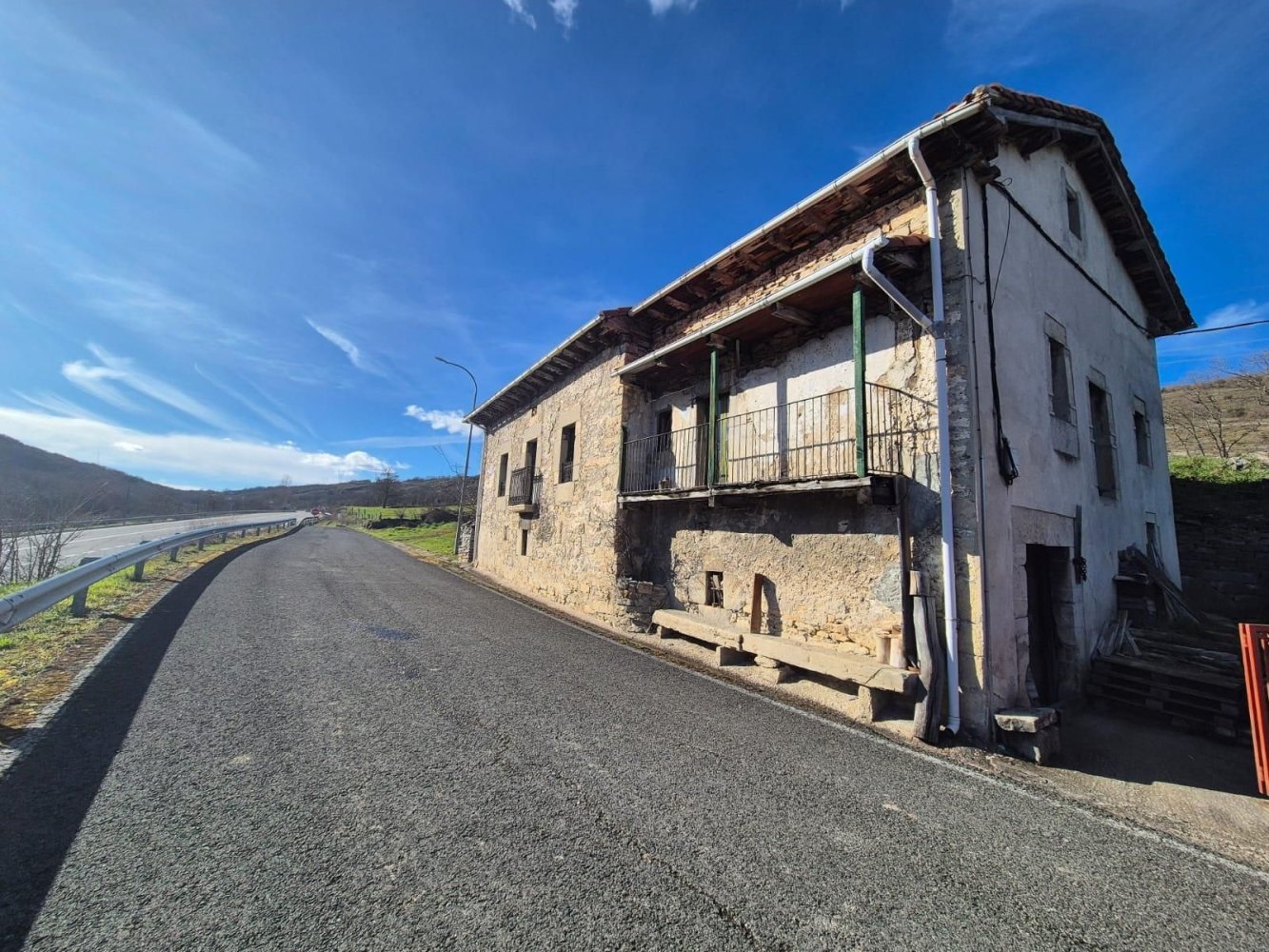 4 bedrooms House in Valle de Mena, Spain No. 69710