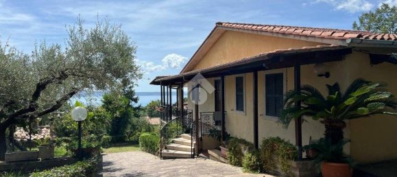 3 bedrooms Villa in Trevignano Romano, Italy No. 340334 3