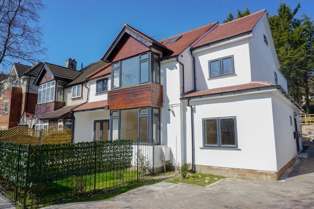 2 bedrooms Apartment in Purley, United Kingdom No. 10782