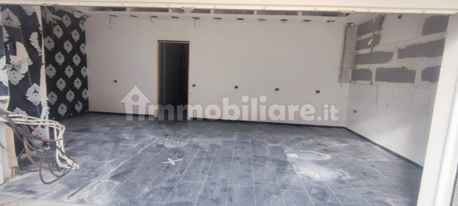 2-salle Propriété commerciale à Rome, Italy No. 119011