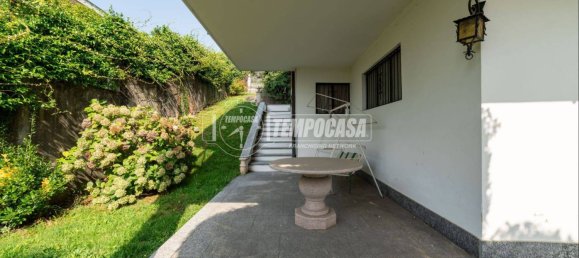3 bedrooms Villa in Paruzzaro, Italy No. 376272 39