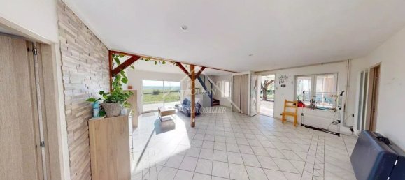 3 Schlafzimmer Haus in Etroussat, France, Nr. 44230 8