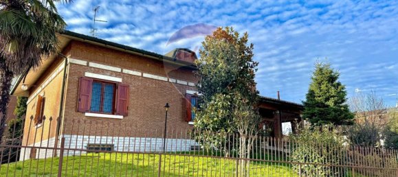 4 Schlafzimmer Villa in Maranello, Italy, Nr. 92669 2
