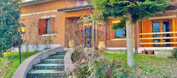 4 Schlafzimmer Villa in Maranello, Italy, Nr. 92669 8