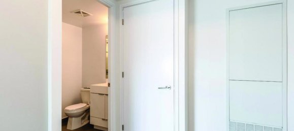 2 bedrooms Condo in Toronto, Canada No. 720 6