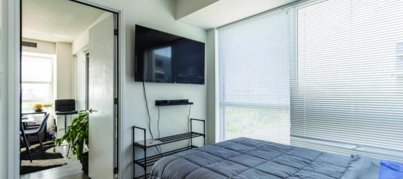 2 bedrooms Condo in Toronto, Canada No. 720 10