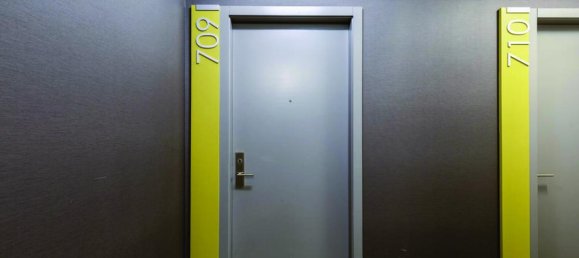 2 bedrooms Condo in Toronto, Canada No. 720 3