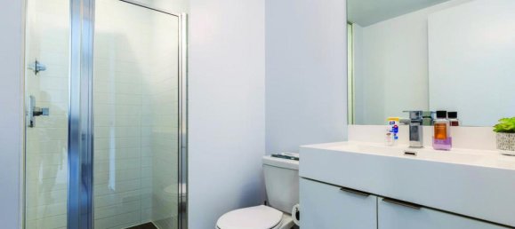 2 bedrooms Condo in Toronto, Canada No. 720 8