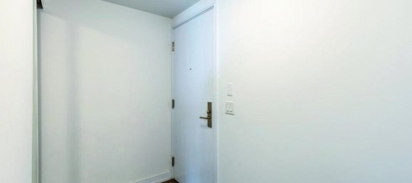 2 bedrooms Condo in Toronto, Canada No. 720 4